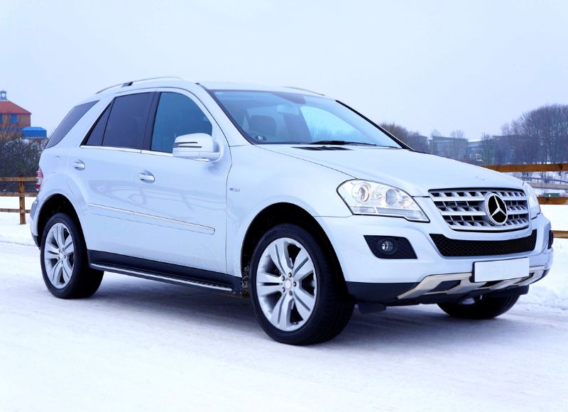 Mercedes-Benz for Ski transfers